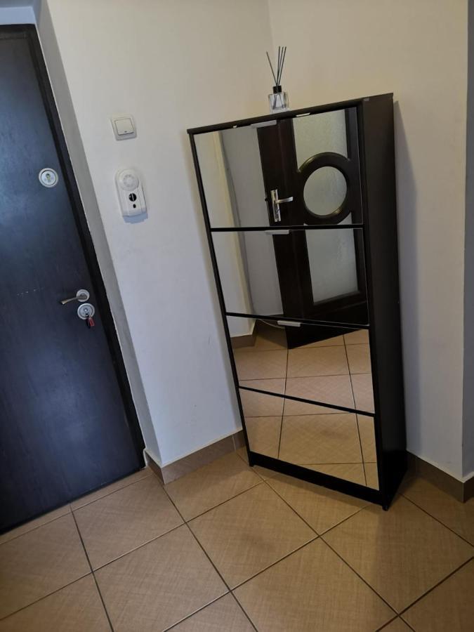 Apartament Deea Apartament Krajowa Zewnętrze zdjęcie